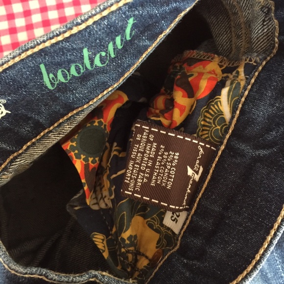 7 For All Mankind Distressed Bootcut Jeans - Picture 4 of 8